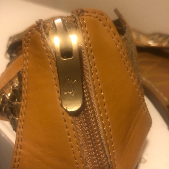 Brown and gold sandals - Picture 3 of 3